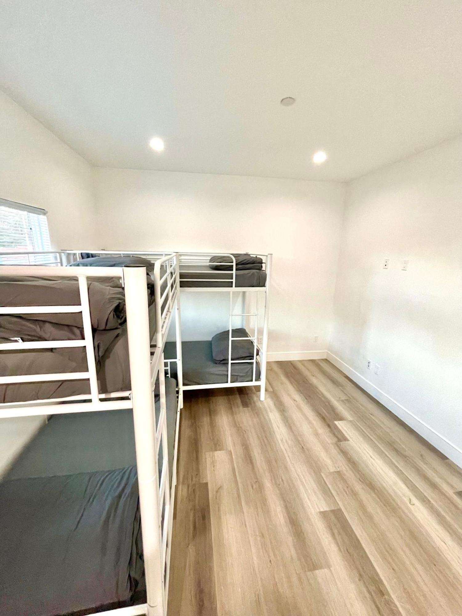 Modern Hostel Los Angeles Exterior photo